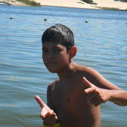 gosto de tudo um pouco! curto praia,picina,natureza,parque !!!!!!!!