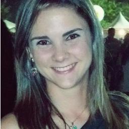 Não sei quantas almas tenho. Cada momento mudei. Continuamente me estranho. Nunca me vi nem achei. De tanto ser, só tenho alma.