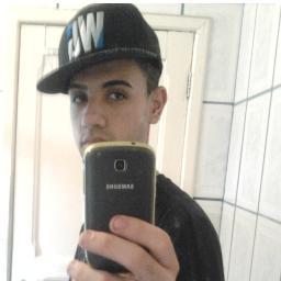 kada um tem sua historia. eu to aki pra aprender nao pra julgar
