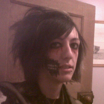 TomNoMorals's profile picture. Hey I'm Tom. Real easy going guy; Owner and designer for @NoMoralsX i play guitar in a band and sing/scream! I loves my gorgeous Fiencée @HelenaVonHorror