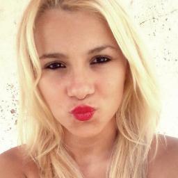 Prα voçê o meu sillêncýo ;&& se lligα nesse αviso :: de gentt fαllsα do meu llαdo ,, eu ñn precýso ! ♫♫ *(Ý)'