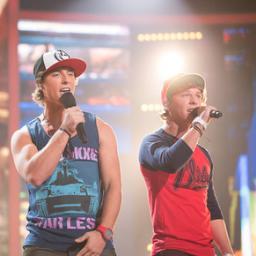 @justinbeiber @emblem3