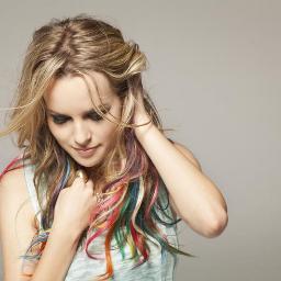 ESSES FÃ DUMA LOIRA CHAMADA BRIDGIT MENDLER / criado por @rierioliveira - desde 9/9/12
