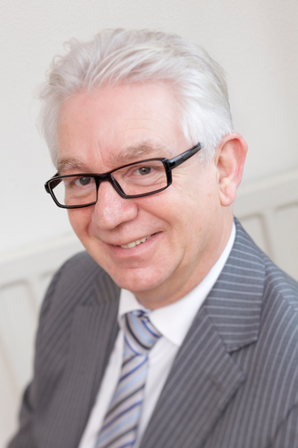 SCE-gecertificeerd executeur. Erfrechtspecialist. Directeur Internetnotarissen B.V. Ik help u met het maken van een verantwoorde keuze.