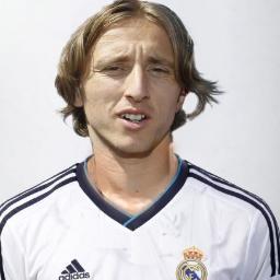 (PARODIA) Soy un pequeño miembro de la comarca. A menudo viajo hacia Mordor para ver a mi familia. Me gusta reírme de lo malo que es el cono Arbeloa.