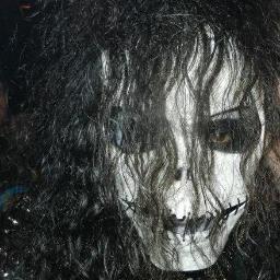 Artist, bassplayer, creative mind, hopeless (nec)romantic and Rock n' Roll animal with a Rock like F@*K mentality