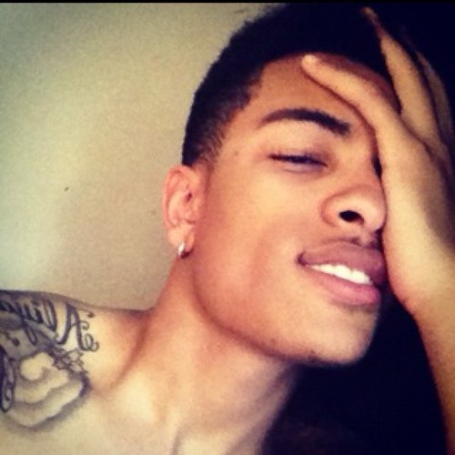 #teamiphone5
#scorpio
#mixed 
Dominican white black and hispanic
Follow me i follow bk