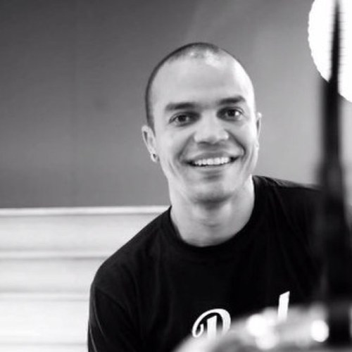 Baterista Profissional,Pedagogo,atualmente integrante da Banda Jovens da Capital.