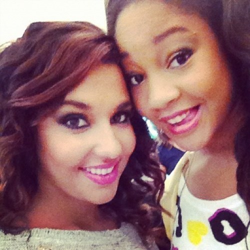 SavvyUniverse's profile picture. I have 10 roses, one of them being fake. The day the last rose dies, is the day I'll stop loving Savvy. x