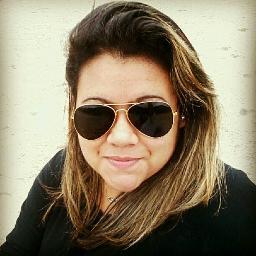 18 anos, ariana, Feliz, muitos amigos, tímida quando for preciso, chata as vezes, Distraída muito. Deus, Família, amigos, Praia, foto e Música.
