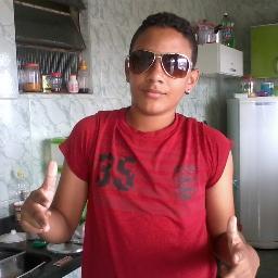 Eu era neném não tinha talco, mamãe passou açucar em mim... ♫                                                    Ousaadia e alegriia ♪♫