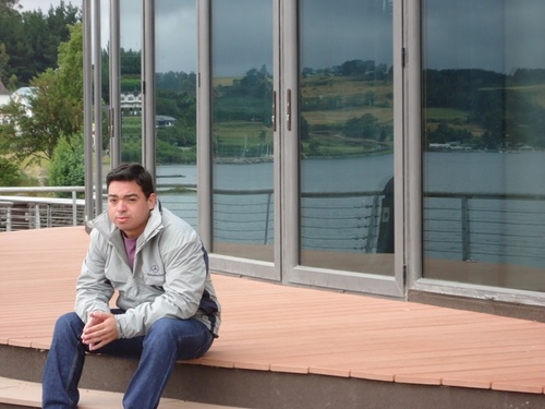 - Parrillero por pasión, Amante de la buena onda, Cantante en la ducha. Feliz por naturaleza & Siempre sonrió con alma. Visite: http://t.co/gXbWfWCWry