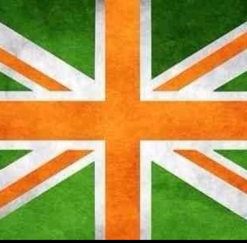 Hello my name's Lizzie im from massachusettes in america, and i just got a twitter to follow celebritys...... Follow me! No one else is!