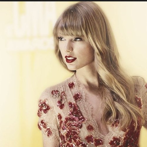 i love taylor swift demi lovoto haley reinhart avril lavigne greyson chance and kellie picker  #lovotic #swiftie #halien