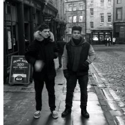 RobbieHenriques's profile picture. Im tall and black