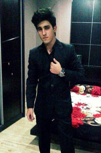 TheMrityunjay's profile picture. A bloke from Jodhpur. Now living in Mumbai. Wasted my time in Mayo College. Now wasting my time in H.R. College of Commerce. Loves Cricket, Football & Girls. ;)