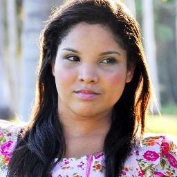 Serva do Senhor,que Louva e Exulta o seu Santo Nome,é pra Ele toda Honra e toda Glória...