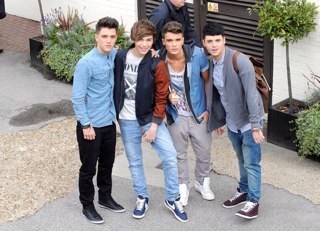 Im Hafsah and i love Union J :))