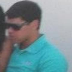 Estudante de Ensino Médio, apaixonado por Vaquejada, canceriano (20.07),  #Equipe: @MajoresOficial, Deus, amigos, família. Foco, Força e Fé !  ;]