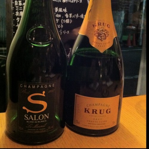 美味しい物を食べて、飲むために、走る♪ 好きなシャンパンは、サロンとクリュッグ♪ DianVanFurstenbergのラップワンピが大好き♪