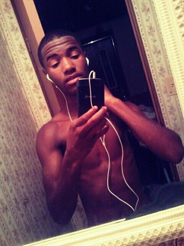 maiinee's profile picture. 