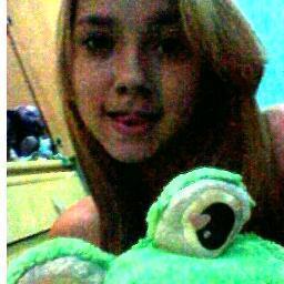 ~ × Sei ser a pessoa mais fofa do mundo, mas também posso ser a mais amarga, isso depende de você.
http://t.co/hxdZacRy
