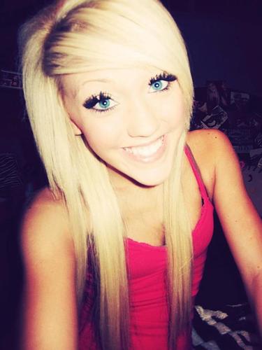 Hey,I'm Macy.I'm 18.I Have a daughter she is 1 year.I love rap and some country and hip-hop music.I am graduated.I'm single.I'm going to collage for hair.Bye!3