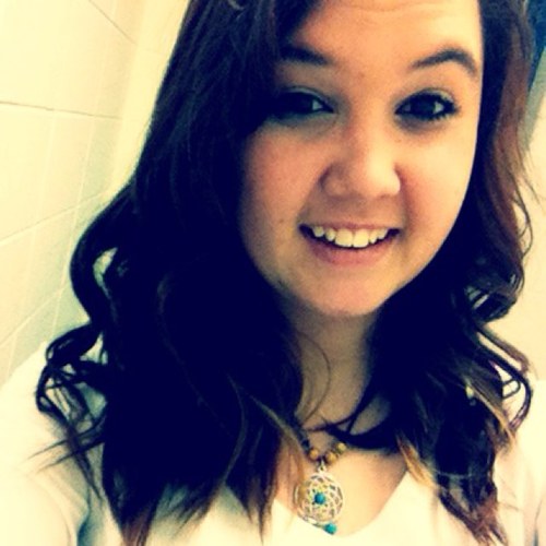 akira_ryannnee's profile picture. it felt like a good night for dancing in the moonlight.