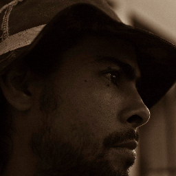 Copywriter, Editor, music & photogaph lover. Like dogs, cats, art, beach, waves, mountain and strange things.