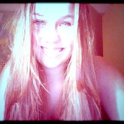 you're allowed to find me odd, i am & proud:3 @shakira & @lanadelrey:D