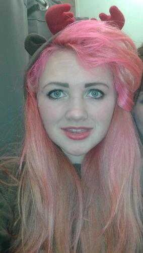 Ellie, 14. Follow me and I'll follow back fuckbrosandlovehoes.tumblr