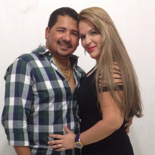 minha vida eh um show e o roteiro foi Deus quem criou. pois me deu um marido muito abençoado e dois filhos lindos!!! O senhor e meu pastor.