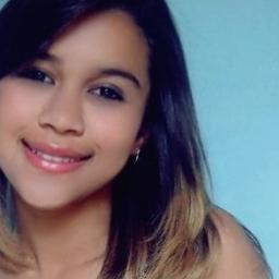 15 anos, bahiana, meiga (MENTIRA). http://t.co/F8L9Z05HEv