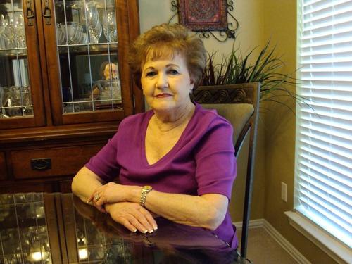 moneybymary's profile picture. 