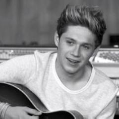 i'm just in love with one direction and all their little things. I try to give accuate updates and clear up rumours :) I follow back :)