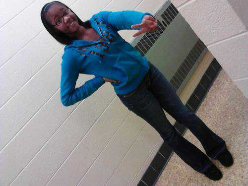 im smart pretty and a good person to hangout with :)