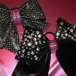 My name is Courtney and I love cheerleading and Music :)