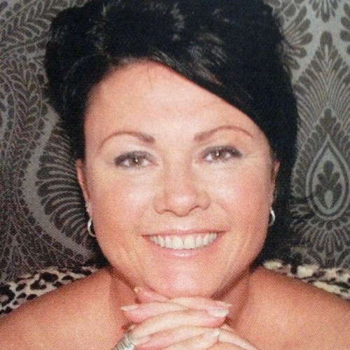 Hi this is the offical site of HAYLEY ROGERS. I dont tweet often but when i do.... Its profound!!!!!....tweet tweet xxx
