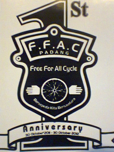 not only fixed but also road bike, mountain bike, bmx, ontel and all types of bicycle from Padang
mau gabung silahkan cek link kita
#Bersepedakitabersaudara :)