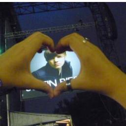 Soy believer boy aqui encontraras todo lo que tenga que ver sobre @justinbieber siganme:)