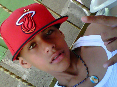 Simpatico & divertido follow me :D