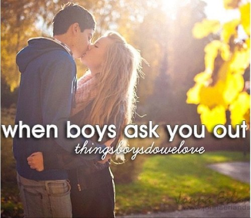 What all girls think about boyss(: