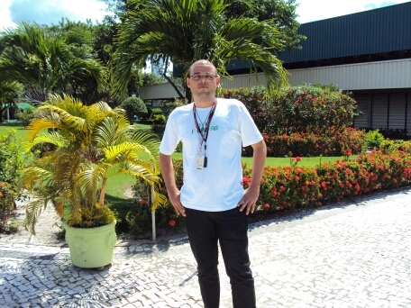 Quebremos seu jugo, disseram eles,
e sacudamos para longe de nós as
suas cadeias! salmos 2:3