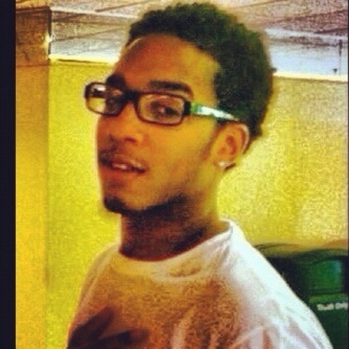 iTweetsRNS's profile picture. #CEO #ASN #aquateam #teameducator #entrepreneur #BaltimoreNative »» #Ravensnation *iTEACH* "know your audience, most of all...know your place"