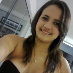 Andreza Lisboa,17 anos ,cursando 2°ano do ensino medio.
=)