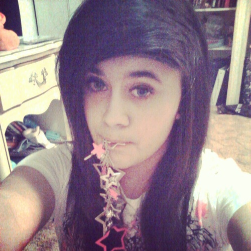 I'm Payton. I'm 14. Taken. AA, BVB, BOTDF, ADTR, WCAR, SWS, etc
