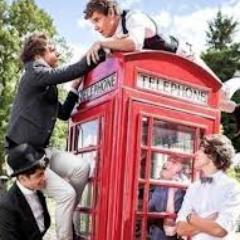 Hi! I'm Raffaella and i'm italian :))..I like @Onedirection..!
E' recente la mia iscrizione..!! ..