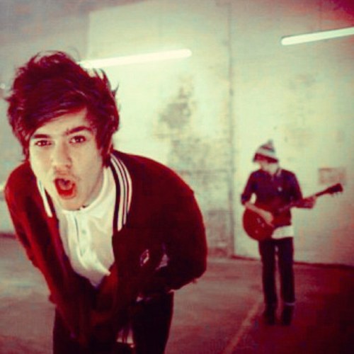 @FrankieCocozza follows. ~ Frankie was our 28th follower and made us a #TXFsign on the 14/10/2011.
