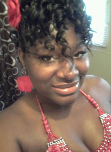 Shemonikawatts's profile picture. 