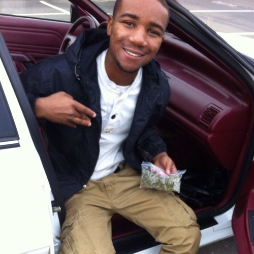 imjohnlfwm's profile picture. I be kicked back i do me n dont care what u say shit thats everyday, im known by alot but fuck wit a f e w. Im loved Fwm